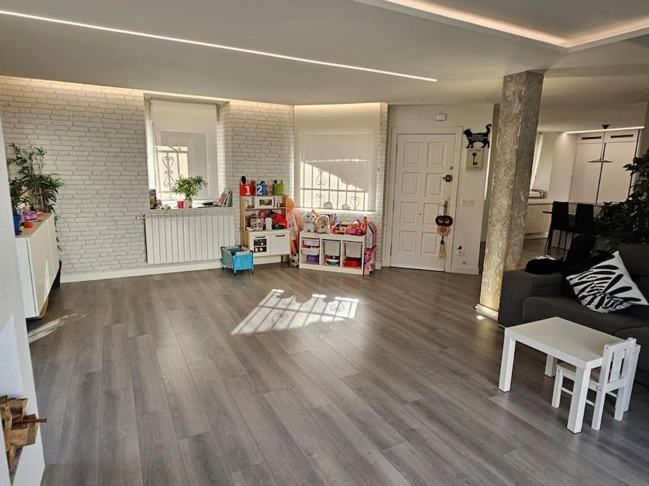 Descanso Urbano Pamplona Mutilva Alta Ngoại thất bức ảnh